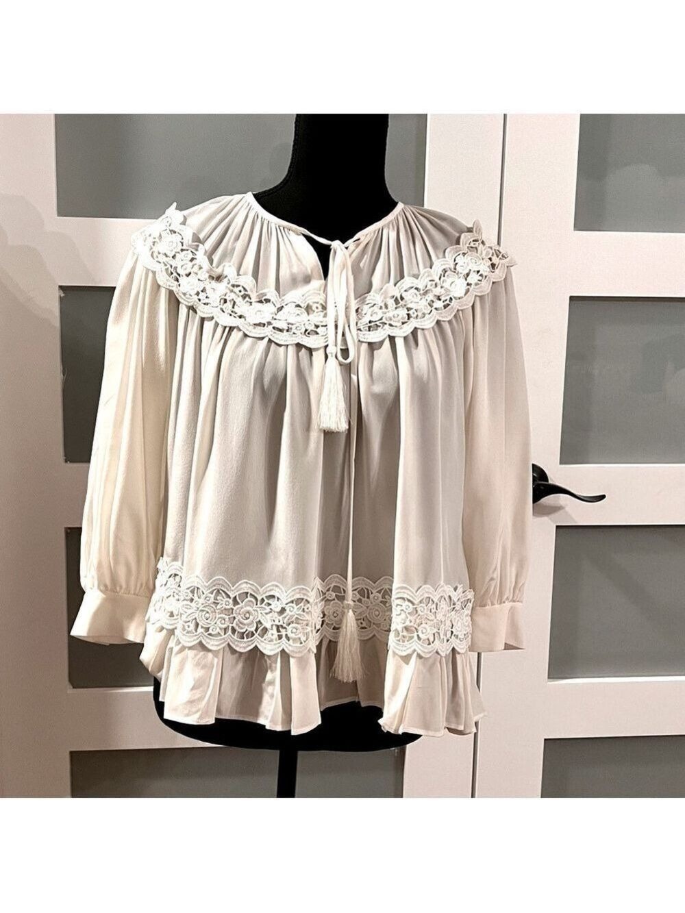 Kate SPADE New York Rambling Roses collection silk blouse. Size XS